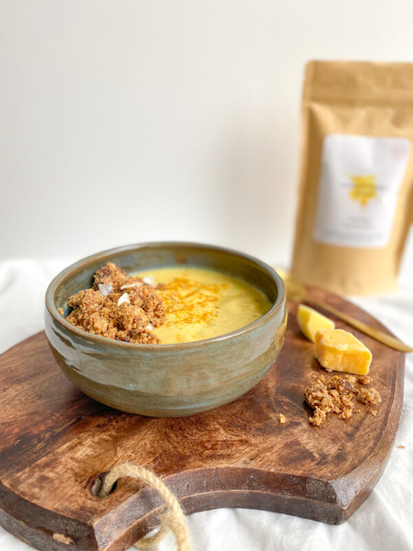 Mango-Peer Smoothiebowl